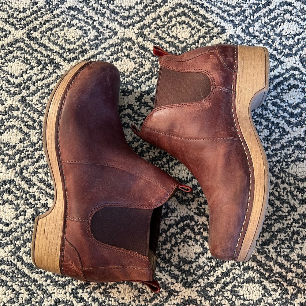 Women’s Dansko Becka Chelsea Booties